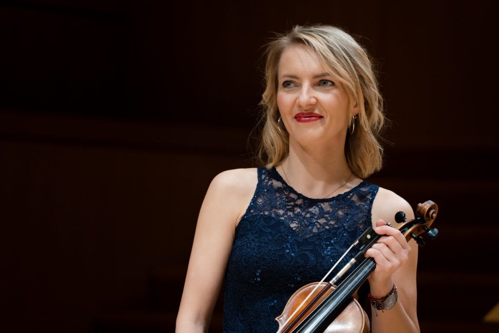 Izabel Iwanowska, Violine
